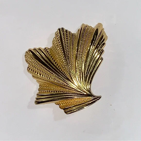 CHRISTIAN DIOR 14k gold plated STYLIZED FAN pin back BROOCH